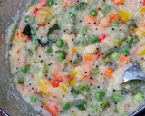A picture of step 3 of Rava Upma.