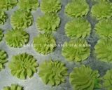 Foto langkah ke 4 dari resep Semprit Pandan (tepung kanji).