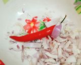 Hình bước làm 1 của món Trứng chần sauce cà chua