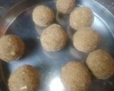 उडद दाल के लड्डू (Urad dal ke laddu recipe in hindi) रेसिपी चरण 4 फोटो