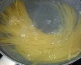 Hình bước làm 1 của món Spaghetti Sốt Kem Phô Mai Nấm Mỡ