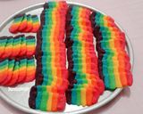 Foto langkah ke 8 dari resep Lidah Kucing Rainbow rasa Keju.