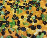 صورة لخطوة 2 من وصفة بيتزا 🍕 عائليه 😋