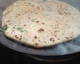 A picture of step 6 of Palak paratha.