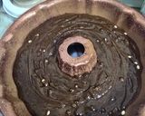 عکس مرحله 6 از دستور کیک شکلاتی با سس شکلاتی شیر عسلی