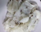 Hình bước làm 2 của món Bánh cuốn chả