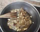 Foto del paso 3 de la receta: Acelgas con nata, piñones y boletus edulis