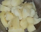 A picture of step 1 of Aalo chana chat.