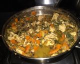 Foto del paso 4 de la receta: Estofado de pollo con verduras y champiñones