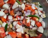 વેજ. પનીર કડાઈ વિથ બટર નાન(veg paneer kadai recipe in gujarati) રેસીપી સ્ટેપ3ફોટો