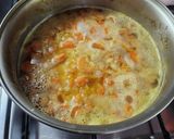 Foto del paso 3 de la receta: Sopita cremosa de calabaza lentejas y zanahoria