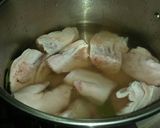 Foto del paso 1 de la receta: Manitas de cerdo en salsa de almendras
