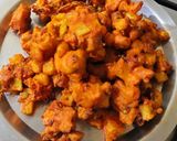 A picture of step 4 of Aloo pakoda.