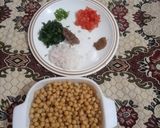 A picture of step 1 of Choley chaat.