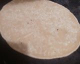 A picture of step 5 of Chapati ya phulka.