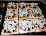 A picture of step 2 of Bread pizza.