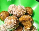 कोकोनट एनर्जी बाइट्स (coconut energy bites recipe in Hindi) रेसिपी चरण 4 फोटो