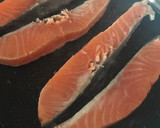 Foto del paso 1 de la receta: Salmón a la plancha con patatas