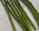 Une image de l'étape 1 de 🌿Asperges rôties feta thym romarin.
