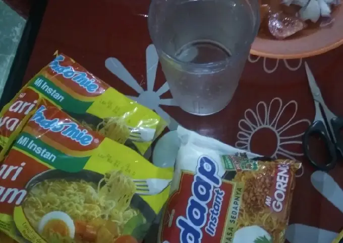 Langkah-langkah untuk membuat Cara bikin Indomie goreng ala rumahan