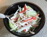 Foto del paso 5 de la receta: Sunomono de Surimi y Pepino ~Ensalada a la Vinagreta Estilo Japonés~