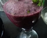 A picture of step 2 of Grapes black grapes Mojito.