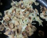 Foto del paso 5 de la receta Tortilla de huevos, bacalao y champiñones