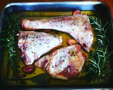 Foto del paso 1 de la receta: Paletilla de cordero al horno en salsa de vino blanco al romero