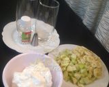 A picture of step 1 of Creamy fruits salad.