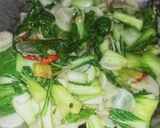 Foto langkah ke 6 dari resep Tumis Pakcoy Lobak.