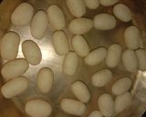 দুধ সুজির নিকুতি (Dudh Sujir Nikuti recipe in Bengali) রেসিপির ধাপ 3 ছবি