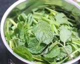 A picture of step 2 of Mint mango chutney.
