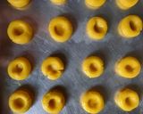 Foto langkah ke 3 dari resep Choco Cheese Thumb Print.