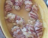 Baconbe göngyölt sajtos csirkemell paradicsomos bulgurral recept fázis 4 fotója