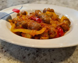Foto del paso 4 de la receta: Salteado de salchichas con pimientos tricolor