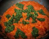Foto del paso 10 de la receta Tallarines frescos con salsa de espinacas y tomate