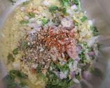 A picture of step 4 of Moong Dal ke Pakode.