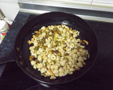 Foto del paso 1 de la receta: Merluza al horno con frutos secos