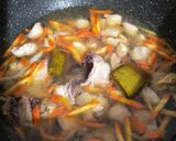 Foto langkah ke 3 dari resep Pasta Saus Kari Ayam.
