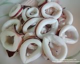 รูปขั้นตอนการทำที่ 1 ของ หมึกผัดไข่เค็ม