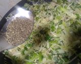A picture of step 4 of Vegetables chicken samosy.