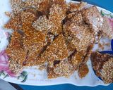 A picture of step 3 of Caramelized Roasted sesame seed chikki.