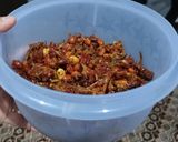 Foto langkah ke 4 dari resep Sambal teri kacang super garing.