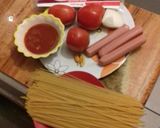 Foto del paso 1 de la receta: Espagueti rojo, con salchicha y tocino