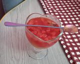 صورة لخطوة 2 من وصفة تحلية الفلان فاني وفراولة مع الفواكه🍓🍑🍌🍸