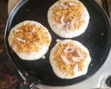 A picture of step 5 of Fusion noodles uttapam.