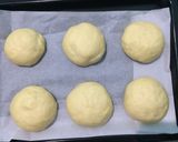 Foto langkah ke 2 dari resep Korean Cream Cheese Garlic Bread.