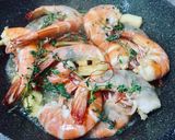 รูปขั้นตอนการทำที่ 2 ของ กุ้งอบเกลือ12สหายแบบกินได้ทั้งเปลือก