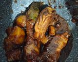 Foto langkah ke 4 dari resep Semur Ayam Kentang.