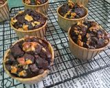 Foto langkah ke 6 dari resep Chocolate muffin by Tintin rayners.